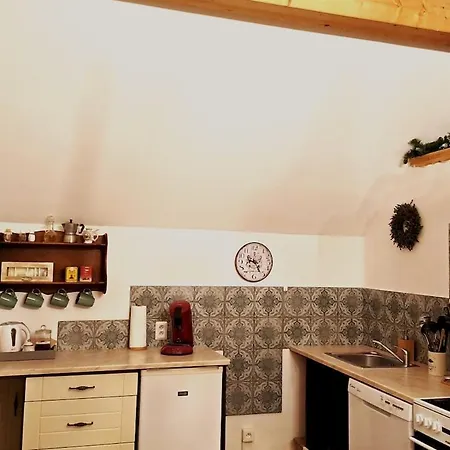 Mountains Galerie Hana * Chvalov