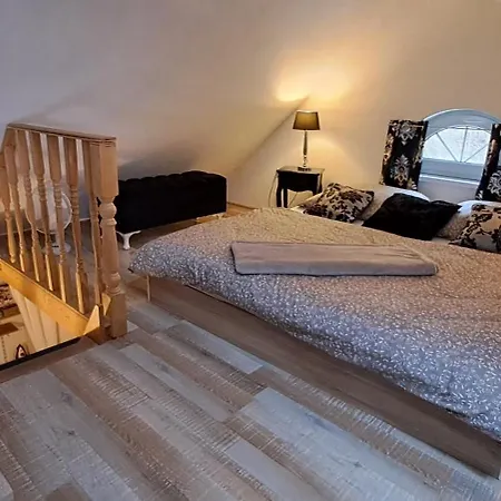 Mountains Elb Canyon Galerie Apartment Hana Apartamento *