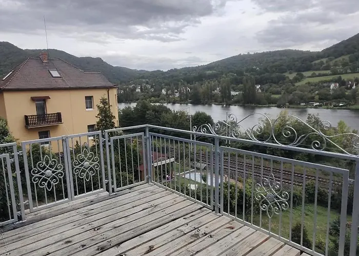 Mountains Galerie Hana דירה